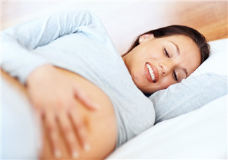 夏季孕肚長(zhǎng)痱子的原因 如何緩孕婦長(zhǎng)痱子