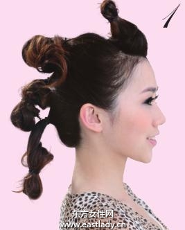 用發(fā)束打造時尚卷發(fā)造型