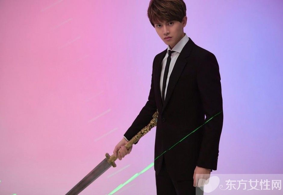 任嘉倫女朋友是誰(shuí) 微博公布相戀5年的女生竟然是她