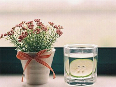 一個(gè)人情緒低落的傷感說(shuō)說(shuō)帶圖片 受過(guò)傷流過(guò)淚的難過(guò)說(shuō)說(shuō)