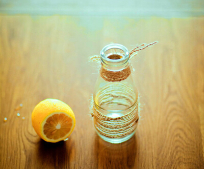 傷感說說大全帶圖片：他知道你舍不得離開，才肆無忌憚地傷害